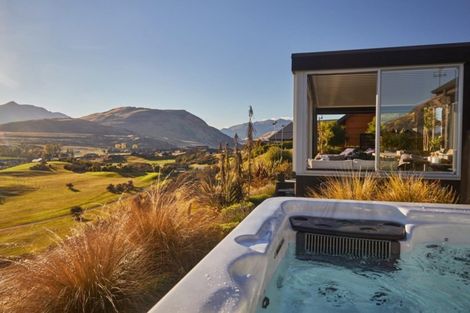Photo of property in 5 Kintyre Court, Jacks Point, Queenstown, 9371