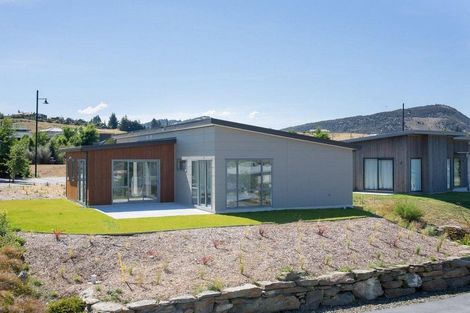 Photo of property in 3 Takahe Lane, Wanaka, 9305