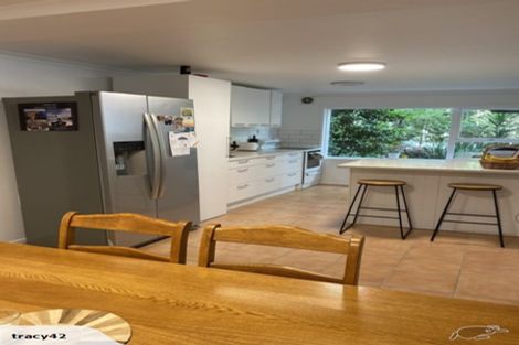 Photo of property in 53a Onedin Place, Titirangi, Auckland, 0604