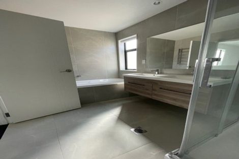 Photo of property in 16 Minhas Road, Papakura, 2110