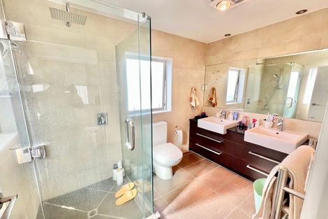 Photo of property in 92a Schnapper Rock Road, Schnapper Rock, Auckland, 0632