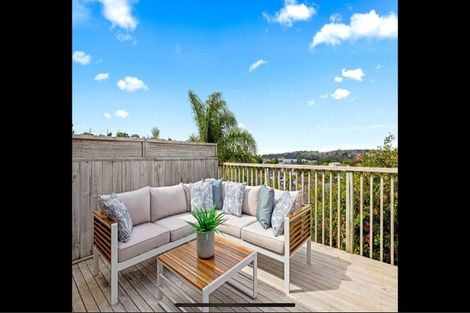 Photo of property in 12a Tower Hill, Stanmore Bay, Whangaparaoa, 0930