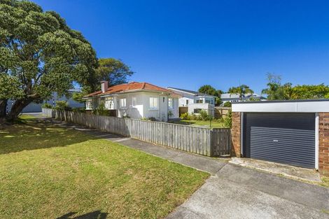 Photo of property in 147 Vauxhall Road, Narrow Neck, Auckland, 0624