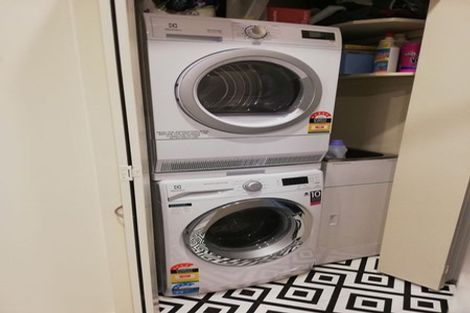 Photo of property in 102 Wallace Street, Mount Cook, Wellington, 6021