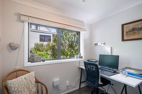 Photo of property in 64 Kotare Street, Waikanae, 5036