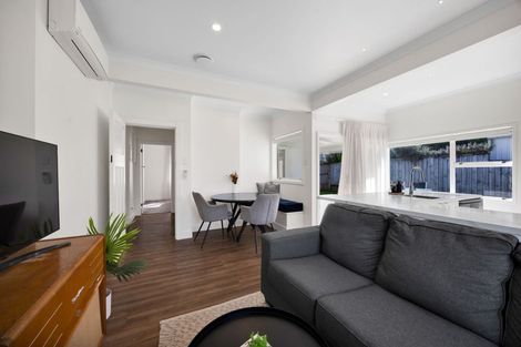 Photo of property in 2 Moana Crescent, Blagdon, New Plymouth, 4310