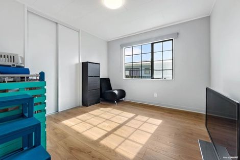 Photo of property in 9 Riserra Drive, Ranui, Auckland, 0612