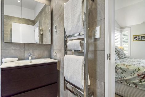 Photo of property in 8 Tree Fern Trail, Campbells Bay, Auckland, 0630