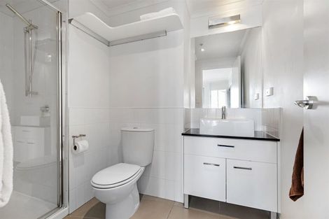Photo of property in 310/332 Maunganui Road, Mount Maunganui, 3116