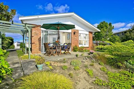 Photo of property in 2/239 Glamorgan Drive, Torbay, Auckland, 0630
