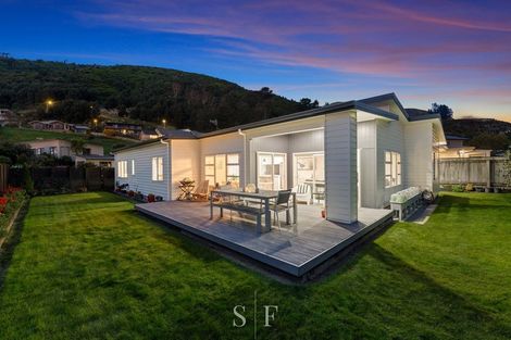 Photo of property in 12 Matuhi Street, Waikanae, 5036