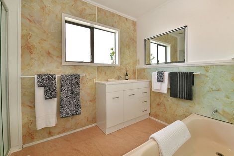 Photo of property in 2/428 Hibiscus Coast Highway, Orewa, 0931