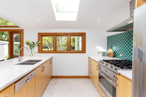 Photo of property in 24 North Parade, Richmond, Christchurch, 8013