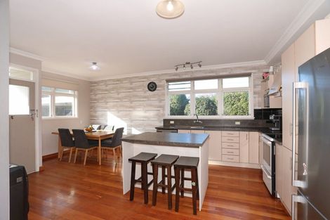 Photo of property in 22 Wellington Street, Feilding, 4702