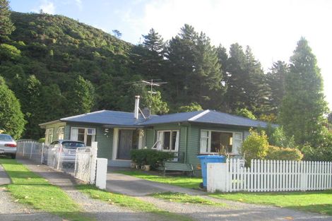 Photo of property in 116 Hine Road, Wainuiomata, Lower Hutt, 5014