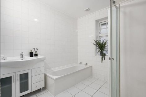 Photo of property in 5 Grass Street, Oriental Bay, Wellington, 6011