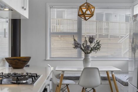 Photo of property in 17b Roseneath Place, Birkdale, Auckland, 0626