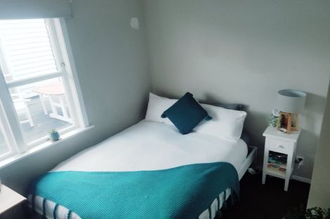 Photo of property in 39 Stewart Drive, Newlands, Wellington, 6037