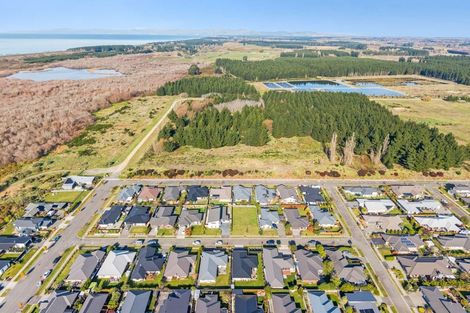 Photo of property in 12 Waimarie Street, Pegasus, 7612