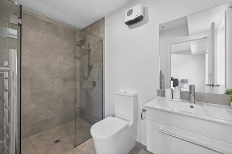 Photo of property in 2 Graeme Cooper Lane, Avonhead, Christchurch, 8042