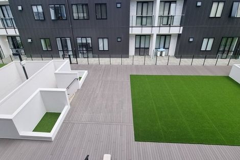 Photo of property in 10/11 Carlos Drive, Flat Bush, Auckland, 2016