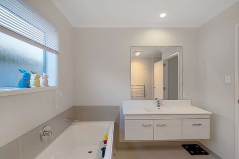 Photo of property in 37 Cape Cod Drive, Gulf Harbour, Whangaparaoa, 0930