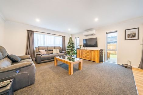 Photo of property in 9 Jack Vaughan Grove, Wainuiomata, Lower Hutt, 5014