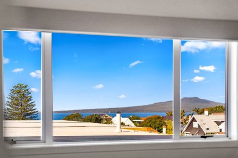 Photo of property in 1/1 Park Avenue, Takapuna, Auckland, 0622