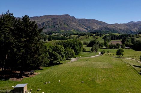 Photo of property in 28 Hogans Gully Road, Arrowtown, 9371