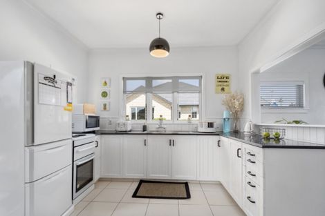 Photo of property in 11 Stewart Street, Te Puke, 3119