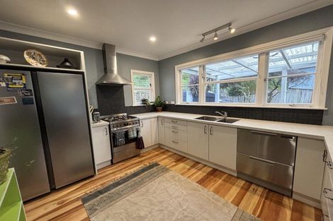 Photo of property in 1 Durie Vale Road, Durie Hill, Whanganui, 4500