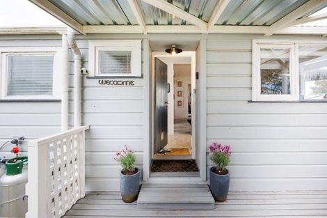 Photo of property in 24 Punga Street, Tangimoana, 4822
