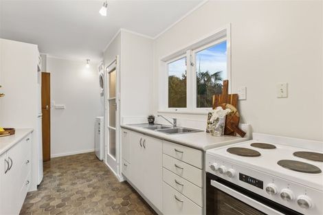 Photo of property in 1/5 Hellyers Street, Birkdale, Auckland, 0626