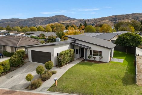 Photo of property in 6 Crabbe Place, Cromwell, 9310