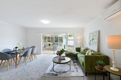 Photo of property in 2/15 Dunraven Place, Torbay, Auckland, 0630