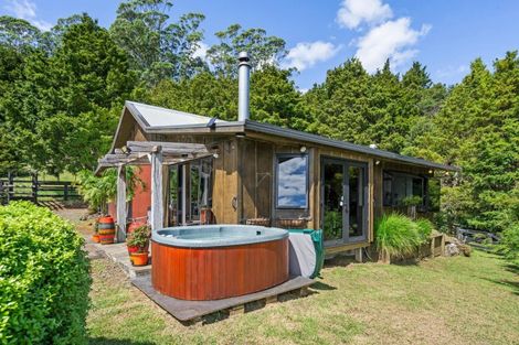 Photo of property in 99 Cookson Road, Kawakawa, 0282