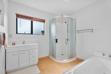 Photo of property in 2/12 Gazelle Avenue, Beach Haven, Auckland, 0626