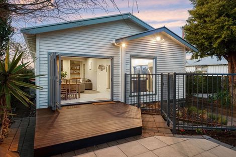 Photo of property in 16 Riverview Street, Beckenham, Christchurch, 8023