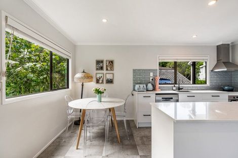 Photo of property in 22 Derwent Crescent, Titirangi, Auckland, 0604