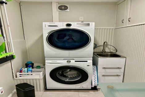 Photo of property in 2/22 Lansdowne Street, Bayswater, Auckland, 0622