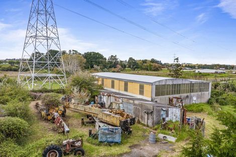 Photo of property in 7 Main Road, Kumeu, 0810