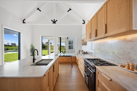 Photo of property in 438 Oaia Road, Muriwai, Waimauku, 0881