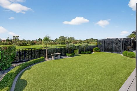Photo of property in 52 Carrington Drive, Papamoa Beach, Papamoa, 3118