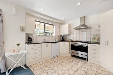 Photo of property in 60 Hartley Terrace, Massey, Auckland, 0614