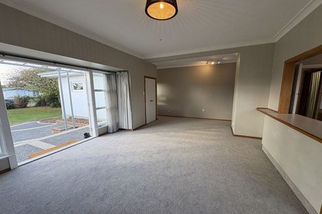 Photo of property in 17 Howard Road, Taradale, Napier, 4112