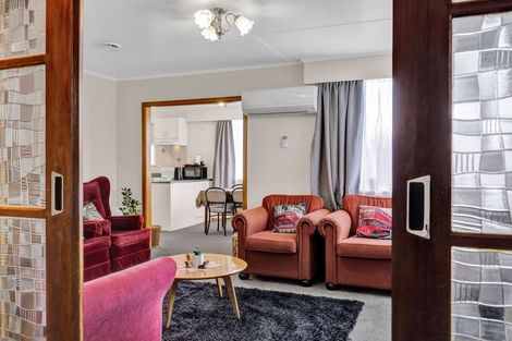 Photo of property in 25 Waihi Road, Hawera, 4610