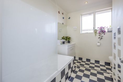 Photo of property in 6 Margarita Rise, Pukekohe, 2120