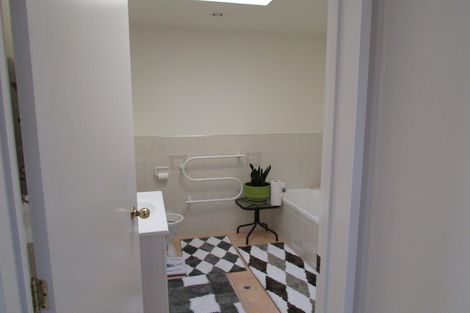 Photo of property in 6/14 Fields Parade, Oteha, Auckland, 0632