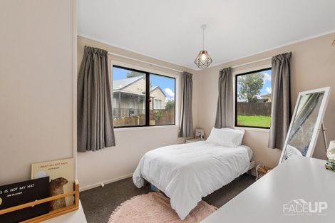 Photo of property in 10 Pahi Place, West Harbour, Auckland, 0618