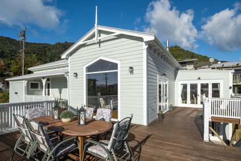 Photo of property in 5 Taranaki Street, Picton, 7220